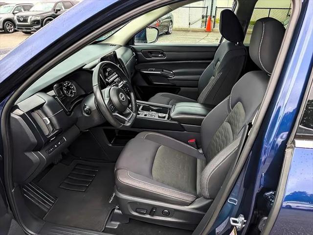 2025 Nissan Pathfinder SV 4WD