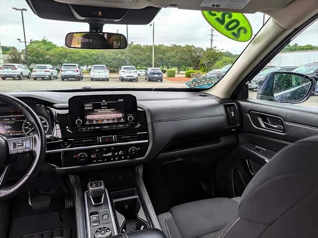 2025 Nissan Pathfinder SV 4WD