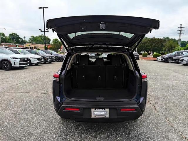 2025 Nissan Pathfinder SV 4WD