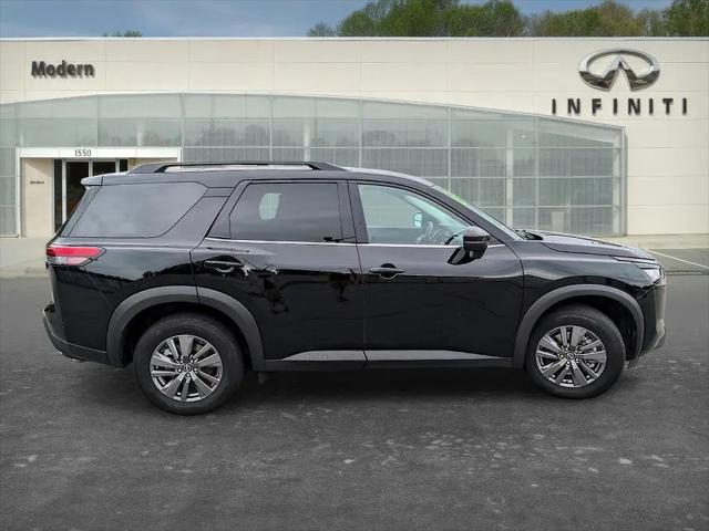 2025 Nissan Pathfinder SV 4WD