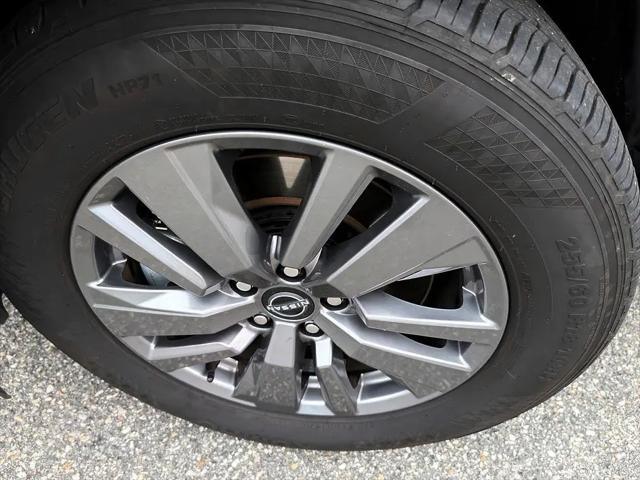 2025 Nissan Pathfinder SV 4WD