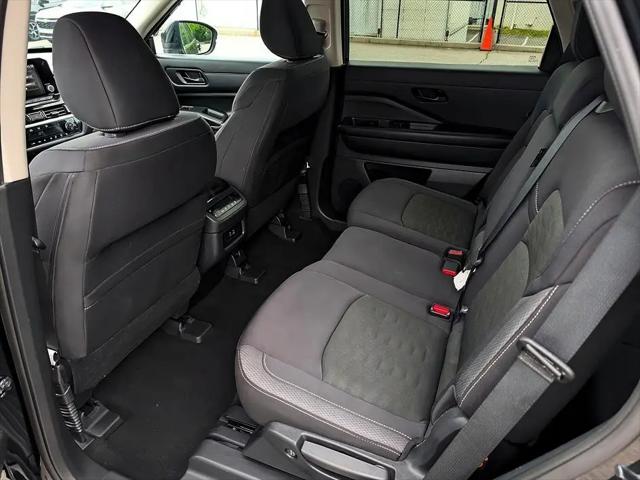 2025 Nissan Pathfinder SV 4WD