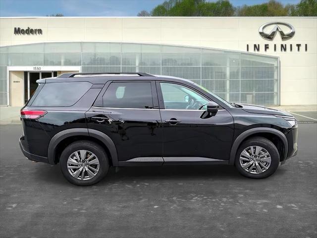 2025 Nissan Pathfinder SV 4WD