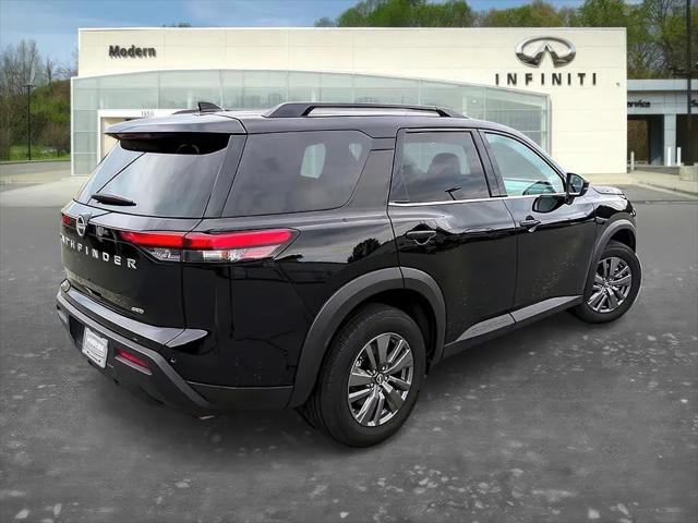 2025 Nissan Pathfinder SV 4WD