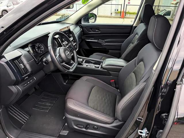 2025 Nissan Pathfinder SV 4WD
