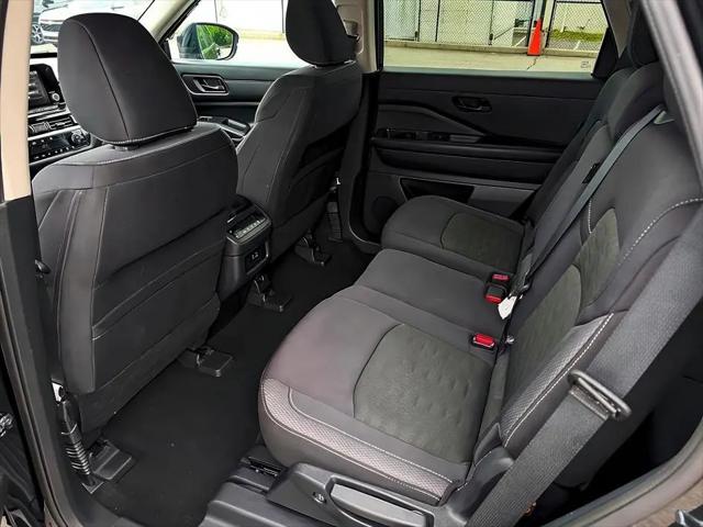 2025 Nissan Pathfinder SV 4WD