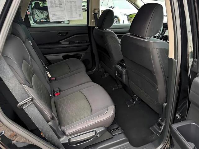 2025 Nissan Pathfinder SV 4WD