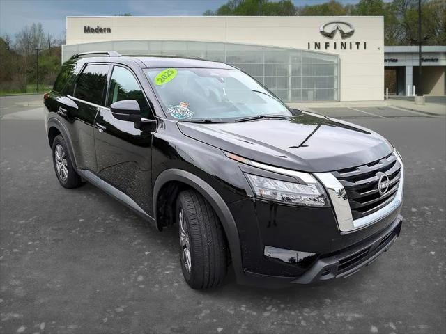 2025 Nissan Pathfinder SV 4WD