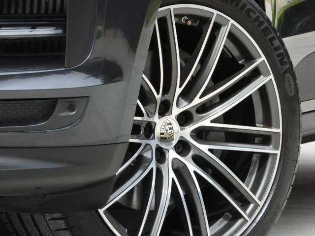 2020 Porsche Macan S