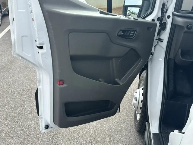2023 Ford Transit Cutaway T-350