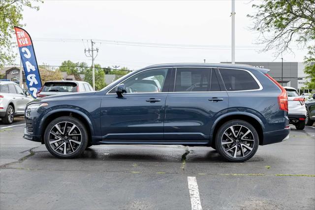 2022 Volvo XC90 T6 Momentum 7 Passenger