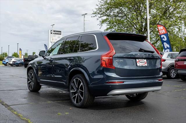2022 Volvo XC90 T6 Momentum 7 Passenger