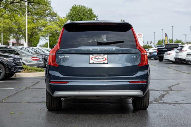 2022 Volvo XC90 T6 Momentum 7 Passenger