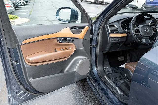 2022 Volvo XC90 T6 Momentum 7 Passenger