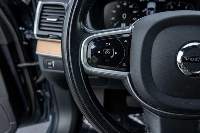 2022 Volvo XC90 T6 Momentum 7 Passenger