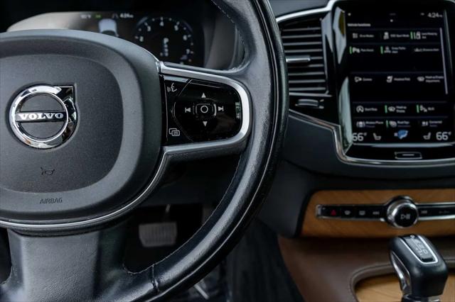 2022 Volvo XC90 T6 Momentum 7 Passenger
