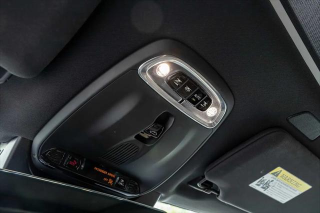 2022 Volvo XC90 T6 Momentum 7 Passenger