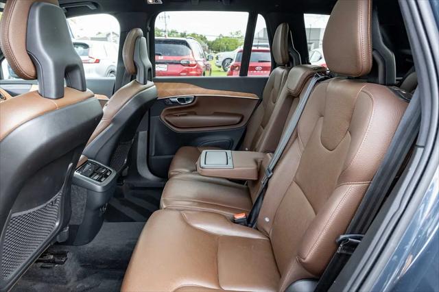 2022 Volvo XC90 T6 Momentum 7 Passenger