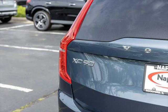 2022 Volvo XC90 T6 Momentum 7 Passenger