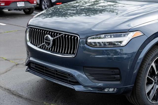 2022 Volvo XC90 T6 Momentum 7 Passenger