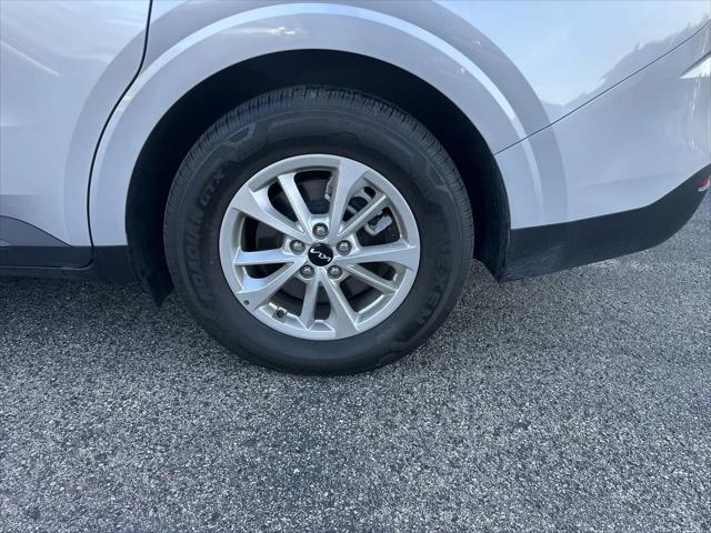 2023 Kia Carnival MPV LX Seat Package