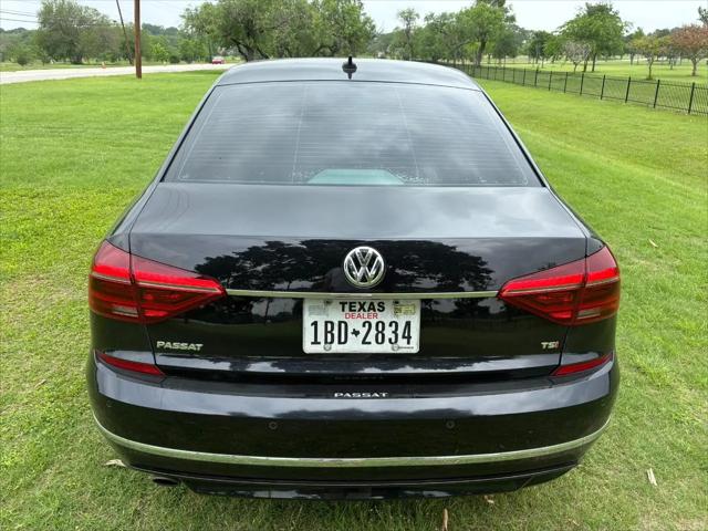 2019 Volkswagen Passat 2.0T SE R-Line