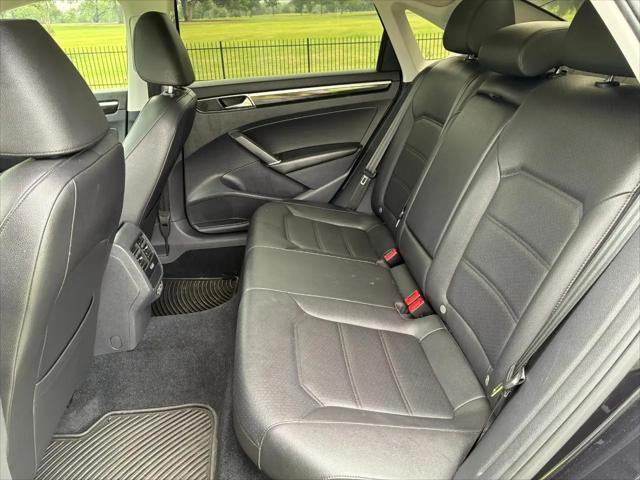2019 Volkswagen Passat 2.0T SE R-Line