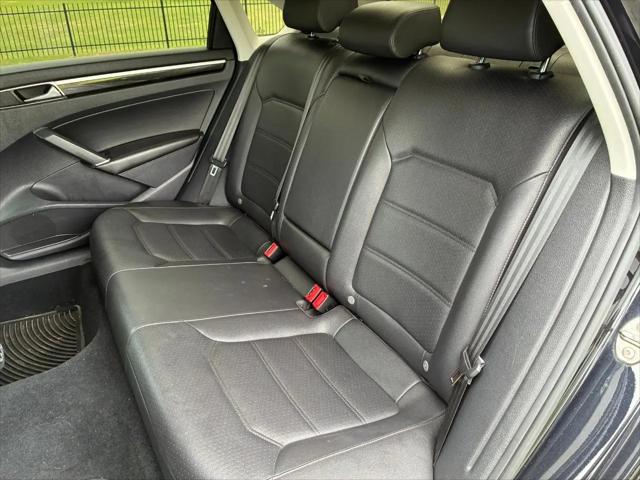 2019 Volkswagen Passat 2.0T SE R-Line