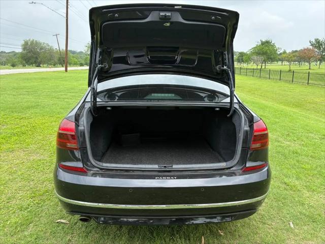 2019 Volkswagen Passat 2.0T SE R-Line