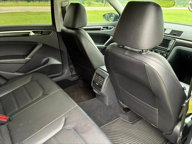 2019 Volkswagen Passat 2.0T SE R-Line