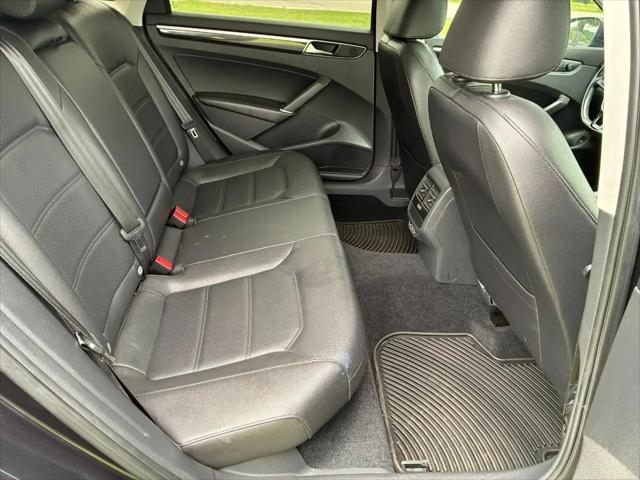 2019 Volkswagen Passat 2.0T SE R-Line