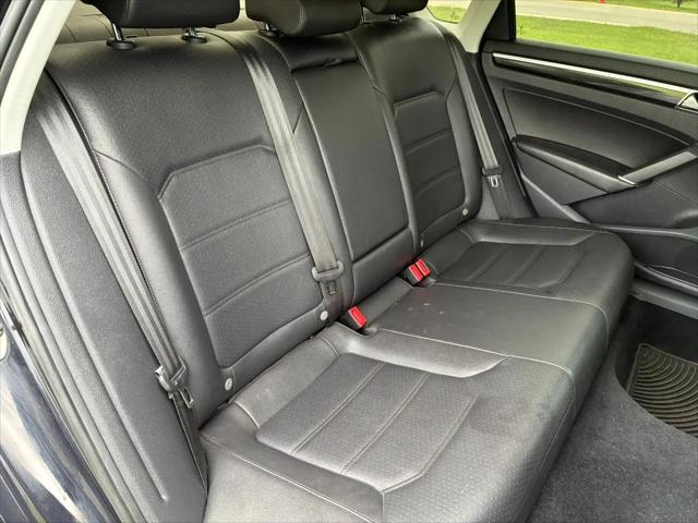2019 Volkswagen Passat 2.0T SE R-Line