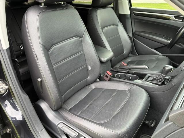 2019 Volkswagen Passat 2.0T SE R-Line