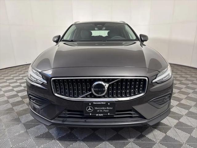2025 Volvo V60 Cross Country Plus, B5 AWD Gas (mild hybrid)