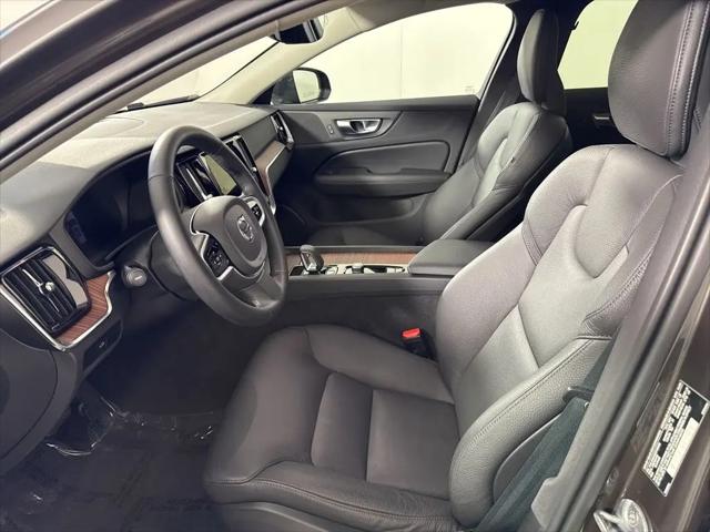 2025 Volvo V60 Cross Country Plus, B5 AWD Gas (mild hybrid)