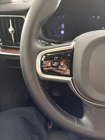 2025 Volvo V60 Cross Country Plus, B5 AWD Gas (mild hybrid)