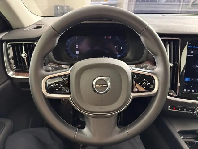 2025 Volvo V60 Cross Country Plus, B5 AWD Gas (mild hybrid)