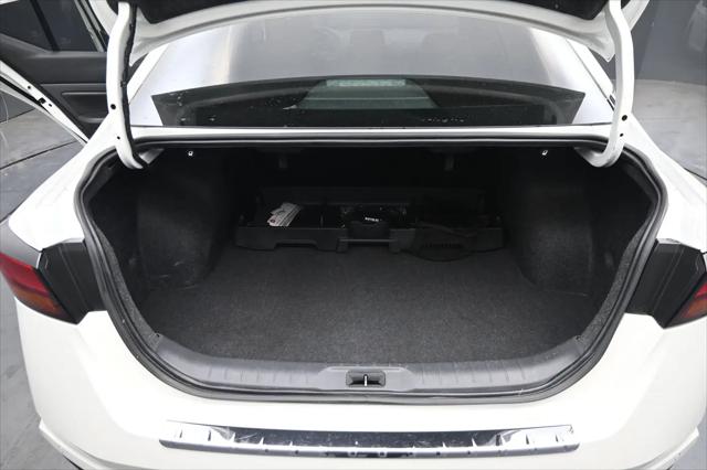 2021 Nissan Altima SR FWD