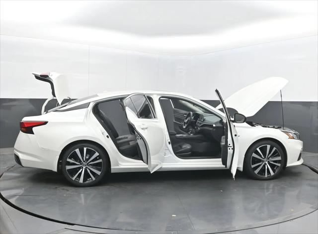 2021 Nissan Altima SR FWD