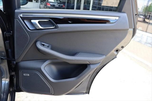 2021 Porsche Macan Macan