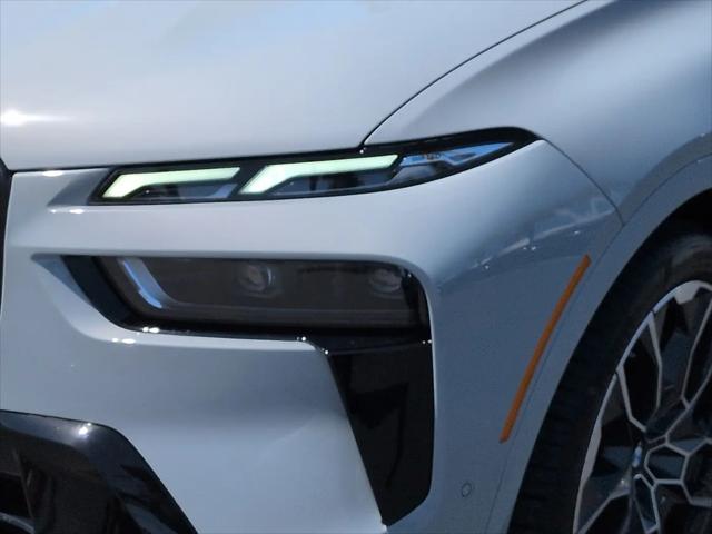2025 BMW X7 M60i