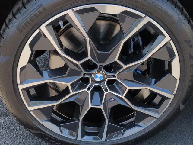 2025 BMW X7 M60i