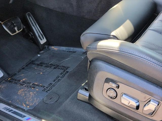 2025 BMW X7 M60i