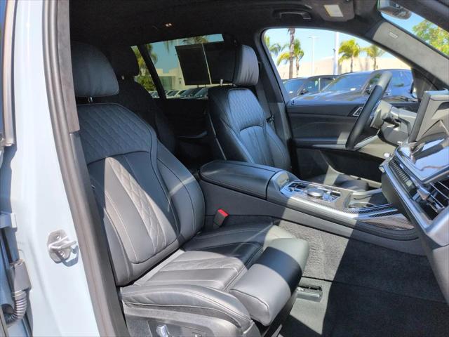 2025 BMW X7 M60i