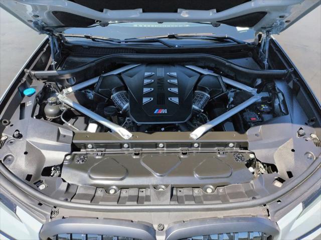 2025 BMW X7 M60i