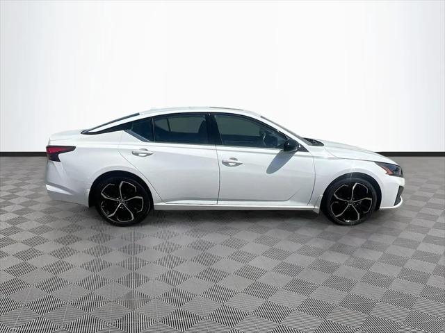 2023 Nissan Altima SR FWD