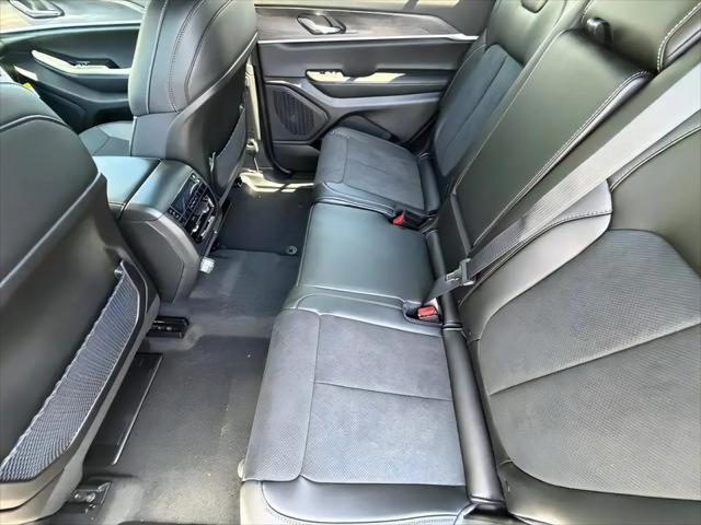 2026 Jeep Grand Cherokee L Altitude 4x4