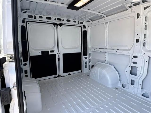 2026 Ram ProMaster Cargo Van SLT Low Roof 136" WB