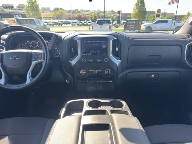 2022 Chevrolet Silverado 1500 4WD Crew Cab Short Bed RST