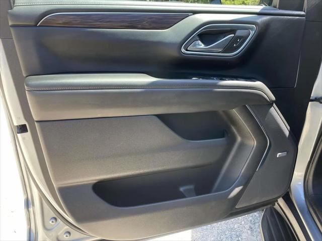 2023 Chevrolet Suburban 2WD LT